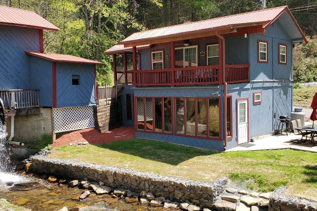 Waterwheel Cabin By The Creek マーフィ エクステリア 写真